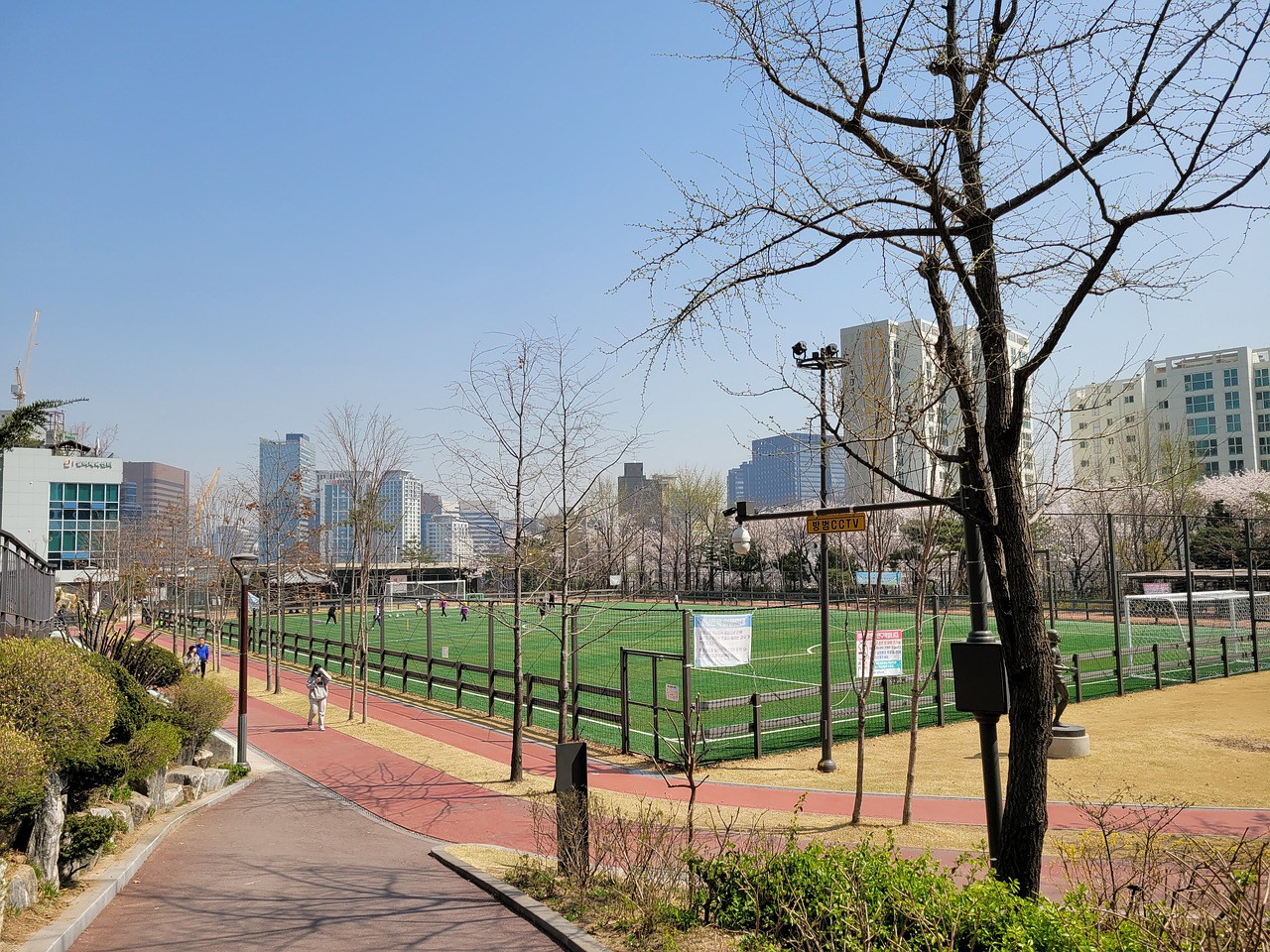 首先就是